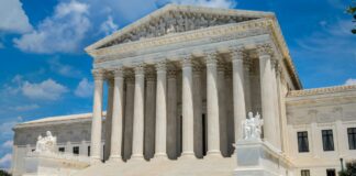 Corte Suprema permite a Trump negar ciudadanía por nacimiento