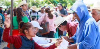 Entregan más de 11 mdp en insumos para el campo en Huatlatlauca