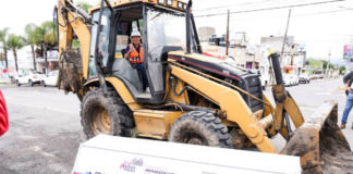 Lupita Cuautle inicia rehabilitación vial en San Francisco Acatepec