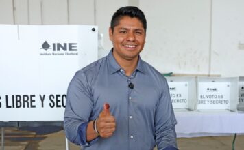 Omar Muñoz ejerce su voto en la elección judicial