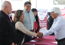 Entrega constancias a 350 poblanos capacitados para autoempleo