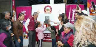 Modernizan alumbrado público en San Ramón Castillotla