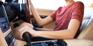 Proponen eliminar licencias provisionales para menores en Puebla