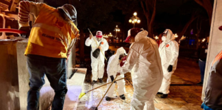 Realizan segunda intervención de limpieza en contenedores soterrados del Zócalo