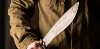 Hombre es herido con machete durante asalto en colonia El Salvador