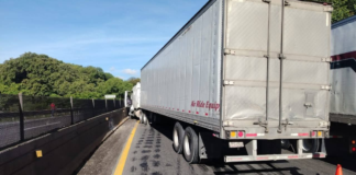 Motociclista provoca accidente en la autopista Puebla-Orizaba