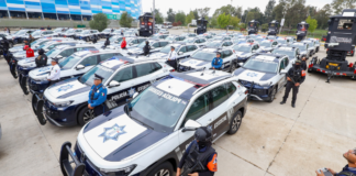 Entregan 100 patrullas y 10 torres de vigilancia para seguridad en Puebla