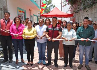 Omar Muñoz inaugura dos calles pavimentadas en Cuautlancingo