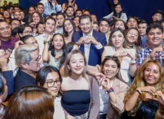 Más de 90 mil jóvenes poblanos reciben becas digitales