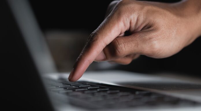 ¿Cómo mantenerse conectado a internet en cualquier país?