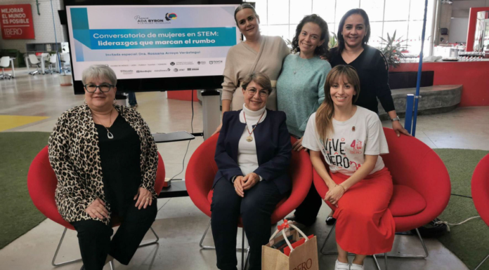 Ganadora del Premio Ada Byron 2025 visita IBERO Puebla