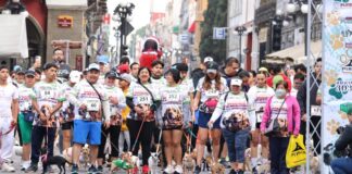 Más de 500 corredores corren junto a sus lomitos en Puebla