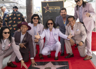 Los Bukis reciben estrella en el Paseo de la Fama de Hollywood