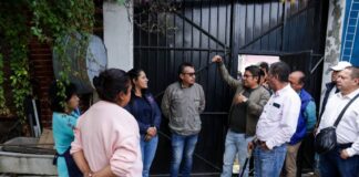 Lupita Cuautle recorre colonias afectadas por lluvias en San Andrés Cholula