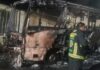 Incendio consume microbús en Tlachichuca