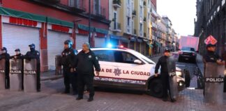 Implementan operativo contra ambulantes en el Centro Histórico de Puebla