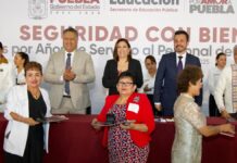 Presidenta del Congreso reconoce dedicación de docentes en Puebla