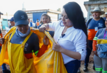 San Pedro Cholula entrega 100 kits de protección a personal de limpia