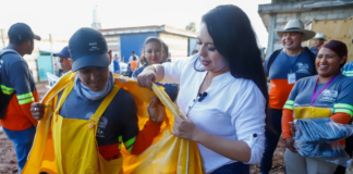 San Pedro Cholula entrega 100 kits de protección a personal de limpia