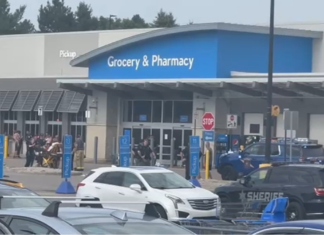 Apuñalamiento en centro comercial de Michigan deja 11 heridos