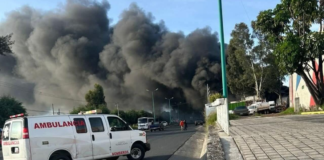 Bomberos controlan incendio en bodega de San Francisco Tepeyecac