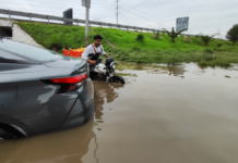 Lluvia provoca inundación en el puente Los Ángeles de la México-Puebla