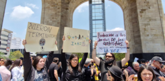 Locutores y actores mexicanos exigen regulación ante uso de IA