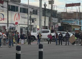 Bloquean Municipio Libre y Valsequillo en protesta por nueva ciclovía
