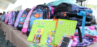 Ariadna Ayala entrega 5 mil paquetes escolares a nivel básico