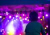 ¿Por qué no deberías llevar bebés a conciertos?