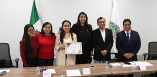 Congreso de Puebla entrega reconocimientos a jóvenes destacados