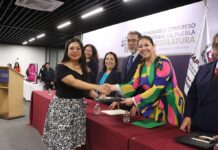 Laura Artemisa reconoce profesionalización de 52 graduados del IAP