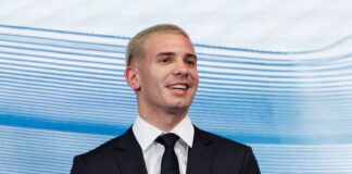 Real Madrid presenta a Franco Mastantuono como nuevo jugador