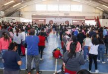 Tonantzin Fernández entrega kits escolares a 4 mil 300 niños