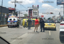 Automóvil vuelca en la 31 Poniente; conductor atendido