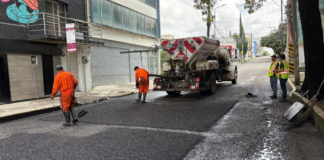 Supervisan avance de bacheo en Puebla; suman maquinaria en frío