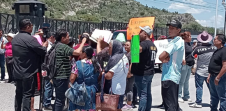 Bloquean la México-Veracruz por conflicto en mercado La Purísima