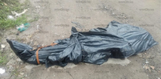 Cuerpo abandonado al sur de Puebla moviliza a autoridades