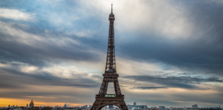 Imputan a dos adolescentes por planear ataques terroristas en Francia