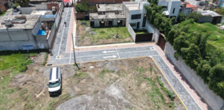 Omar Muñoz entrega obra de pavimentación con adoquín en Cuautlancingo