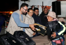 Ariadna Ayala entrega uniformes a personal de Servicios Públicos