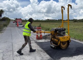Avanza campaña de bacheo en calles de Puebla