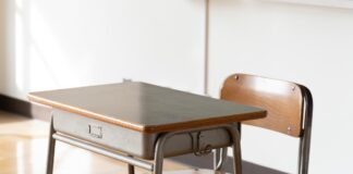 Niño de primaria sufre maltrato y burlas de su maestra en Puebla