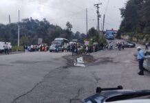 Bloquean la Amozoc–Nautla para exigir reparación de carreteras