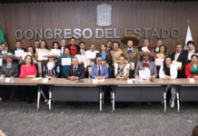 Reconocen en Congreso a representantes de música y danza regional
