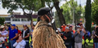 Familias poblanas viven con emoción el desfile del 16 de septiembre