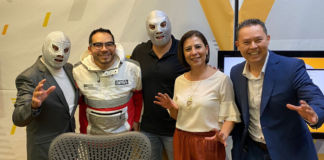 El Hijo del Santo visita Oro Noticias antes de su despedida en Puebla