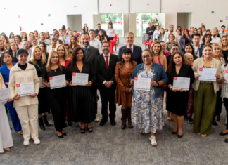 IBERO Puebla clausura formación económica para 200 mujeres