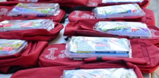 Entregan kits escolares en kínderes de San Pedro Cholula