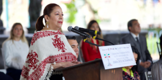 Laura Artemisa rinde homenaje a Josefa Ortiz de Domínguez